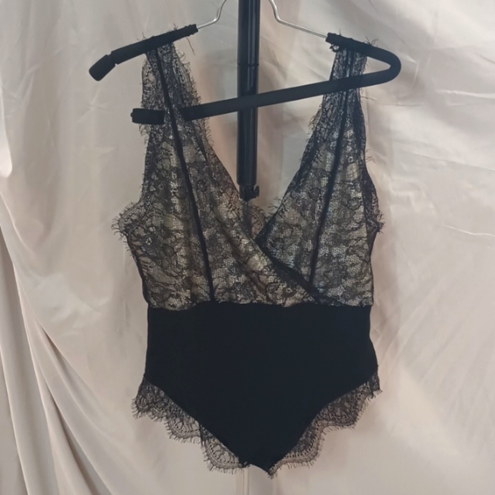 4SI3NNA black lace bodysuit